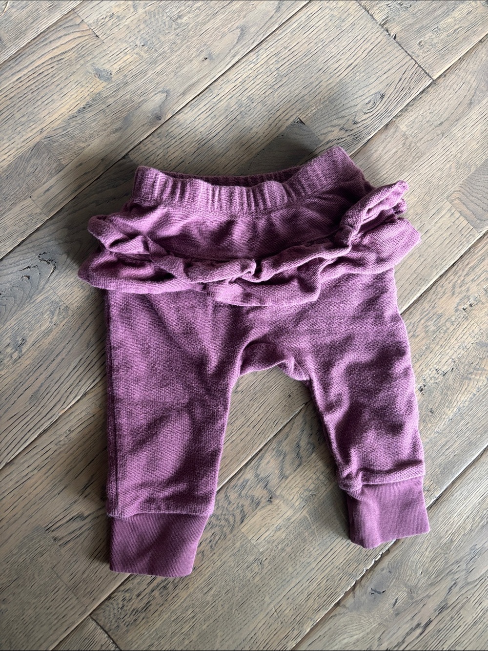 Tea Collection Mauve Ruffle Knit Sweatpants